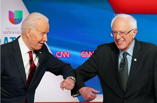 Bernie Sanders (rechts) ist aus dem US-Präsidentschaftsrennen ausgestiegen, damit ist der Weg freu für Joe Biden (links). Foto: AFP/MANDEL NGAN