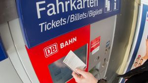 Bahntickets gibt es nicht nur am DB-Automaten: DB-Konkurrenten können künftig an ihren Automaten generell auch ICE- oder IC-Tickets anbieten. Foto: dpa