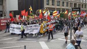 Kurden-Demo zieht mit rund 200 Teilnehmern durch die Innenstadt