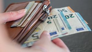 Wie viel Geld kommt in die gemeinsame Haushaltskasse? Foto: Imago/Fotostand//K. Schmitt