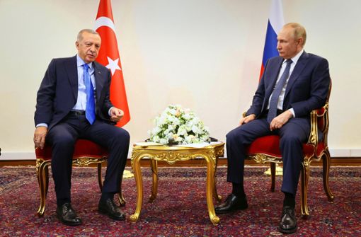 Beim Treffen in  Teheran soll  Putin (rechts)  Erdogan gefragt haben: „Können wir auch türkische Drohnen bekommen?“ Foto: imago//Sergei Savostyanov