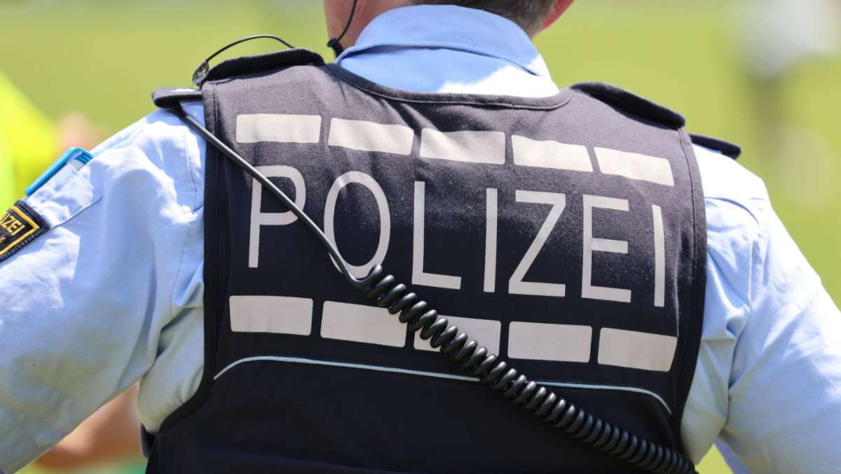 Flughafen Baden-Baden: Polizei nimmt mit Haftbefehl gesuchten Mann  fest