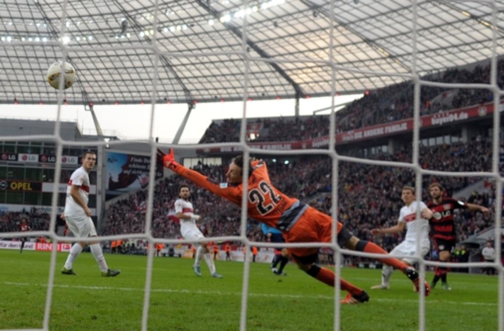 Admir Mehmedi besiegelte mit seinem 4:3 für Leverkusen die Niederlage des VfB Stuttgart. Hier gibt es die Stimmen zum Spiel.