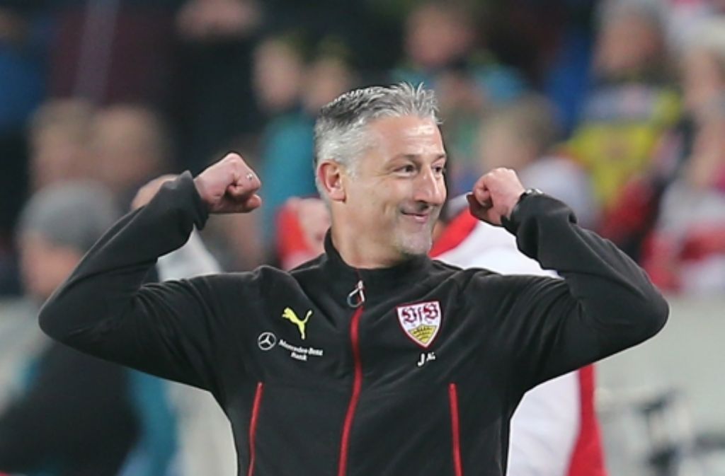 Er darf bei den Profis weitermachen: Jürgen Kramny wird Chef-Trainer beim VfB Stuttgart.
