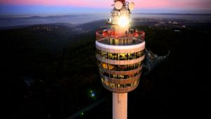 Noch zwei Tage: Dann können Besucher Stuttgart wieder vom Fernsehturm aus überblicken. Foto: dpa