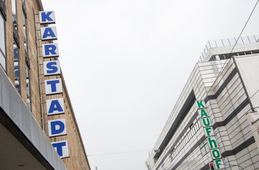 Karstadt und Kaufhof wollen sich zusammenschließen. Foto: dpa