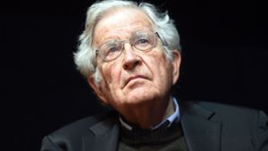 Noam Chomsky hat sich nicht nur als Linguist einen Namen gemacht, sondern auch als Autor von Büchern wie „Der gescheiterte Staat“ und „Wer beherrscht die Welt?“. Foto: dpa