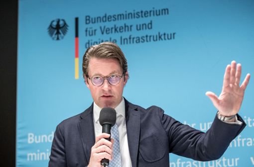 Bundesverkehrsminister Andreas Scheuer hat mit den Autobauern einen Kompromiss ausgehandelt. Foto: dpa