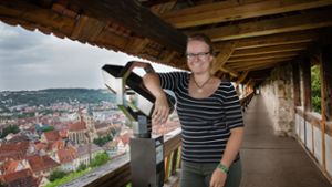 Friederike Fischer steht im Seilergang und genießt den Blick auf die Stadt. Foto: Ines Rudel Foto:  