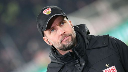 Der VfB-Trainer Sebastian Hoeneß kann auf seine Stammelf vertrauen. Foto: Baumann/Alexander Keppler