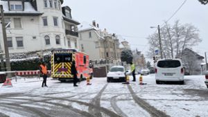Auf schneeglatten Straßen sind am Montag etliche Unfälle passiert, wie hier in der Straße Alte Weinsteige. Foto: 7aktuell.de/Florian Gerlach