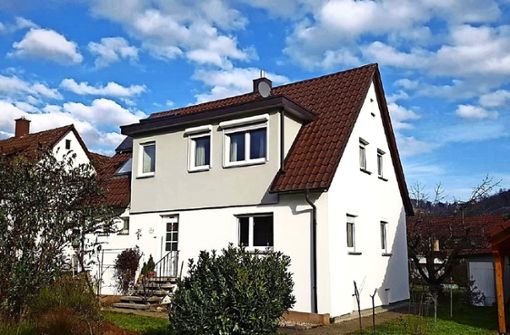 Nach langer Suche hat Familie Rausch dieses Haus gekauft – allerdings nicht wie geplant am Stuttgarter Stadtrand, sondern viel weiter draußen in einem Vorort von Schorndorf. Foto: privat