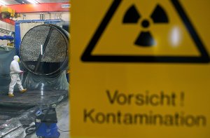 Testlauf im Atomkraftwerk Neckarwestheim: 15 Castorbehälter aus Obrigheim sollen dort zwischengelagert werden. Mehrer Tage wurde der Transport nun ausprobiert. Foto: dpa