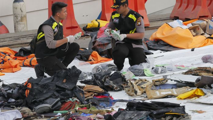 Vermutlich Flugschreiber von abgestürztem Flugzeug entdeckt
