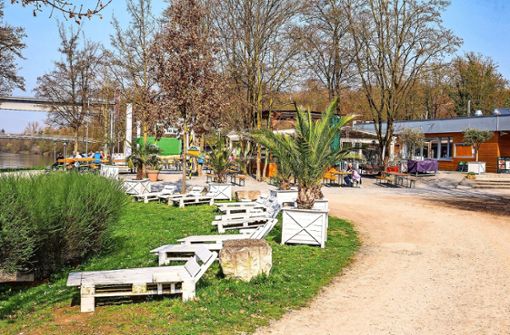 Die Biergärten, wie hier  „Bei Pana“ in Marbach, sind auf die Öffnung am 22. März vorbereitet. Ob es wirklich klappt, weiß derzeit aber noch keiner. Foto: KS-Images)