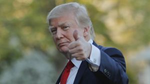 Donald Trump zeigt sich nach 100 Tagen im Amt äußerst zufrieden – mit sich selbst. Foto: AP