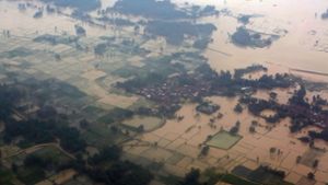 Dutzende Tote durch Erdrutsch und Überschwemmung