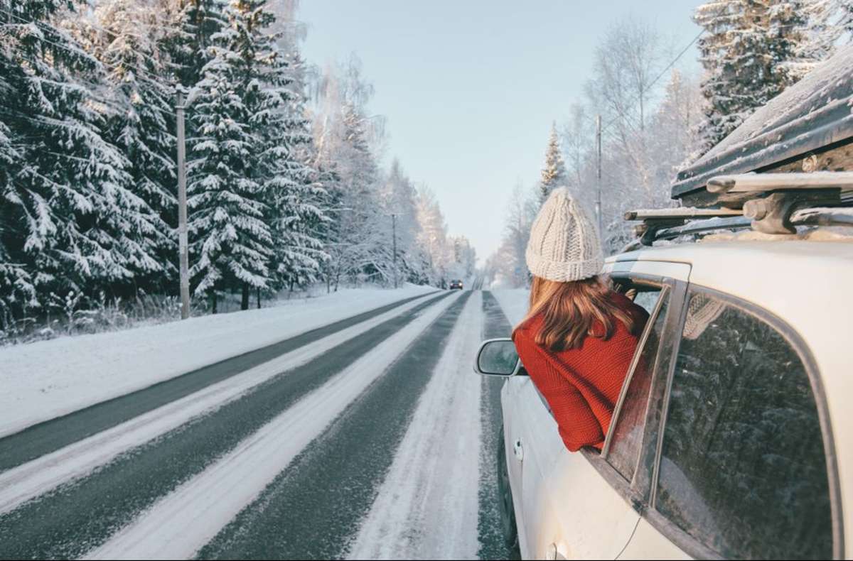 Auto winterfest machen: Vorbereitung für den Winterurlaub