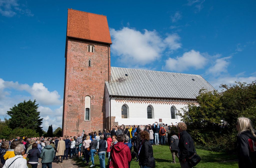 In der Seefahrerkirche St. Severin in Keitum auf Sylt fand die Trauung statt.