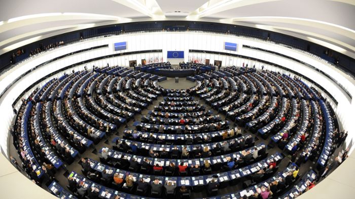 Heftiger Streit im Europa-Parlament