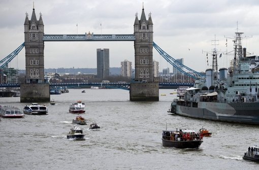 Auf der Themse wurde im Gedenken an Winston Churchill ein Schiffskorso abgehalten. Foto: dpa