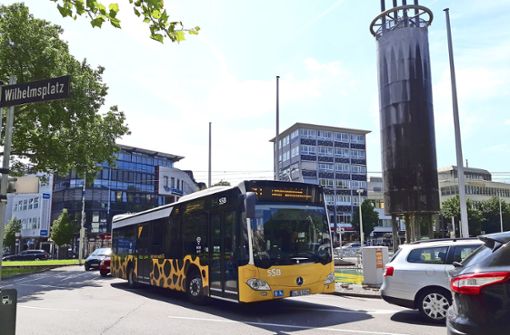 Seit März setzt die Stuttgarter Straßenbahnen AG auch kleinere Fahrzeuge  auf der Linie X1 ein. Foto: Sebastian Steegmüller
