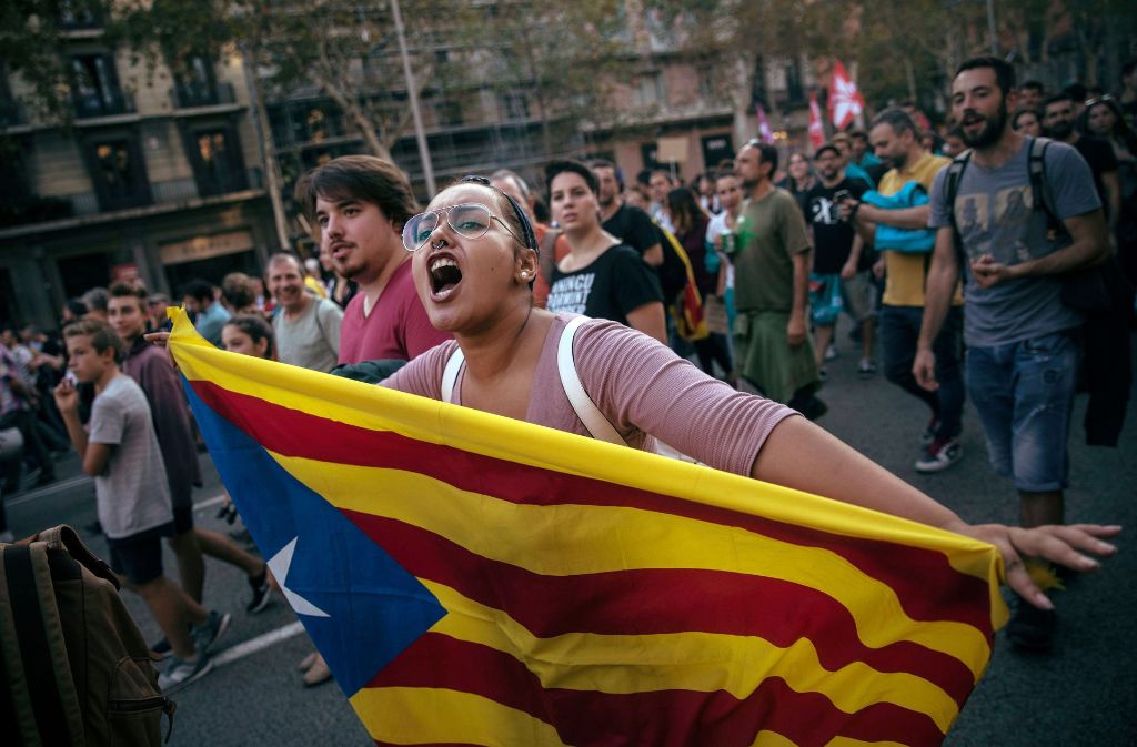 Befürworter der Unabhängigkeit Kataloniens demonstrierten in der Innenstadt von Barcelona. Die Chronologie der Ereignisse sehen Sie in unserer Bilderstrecke.