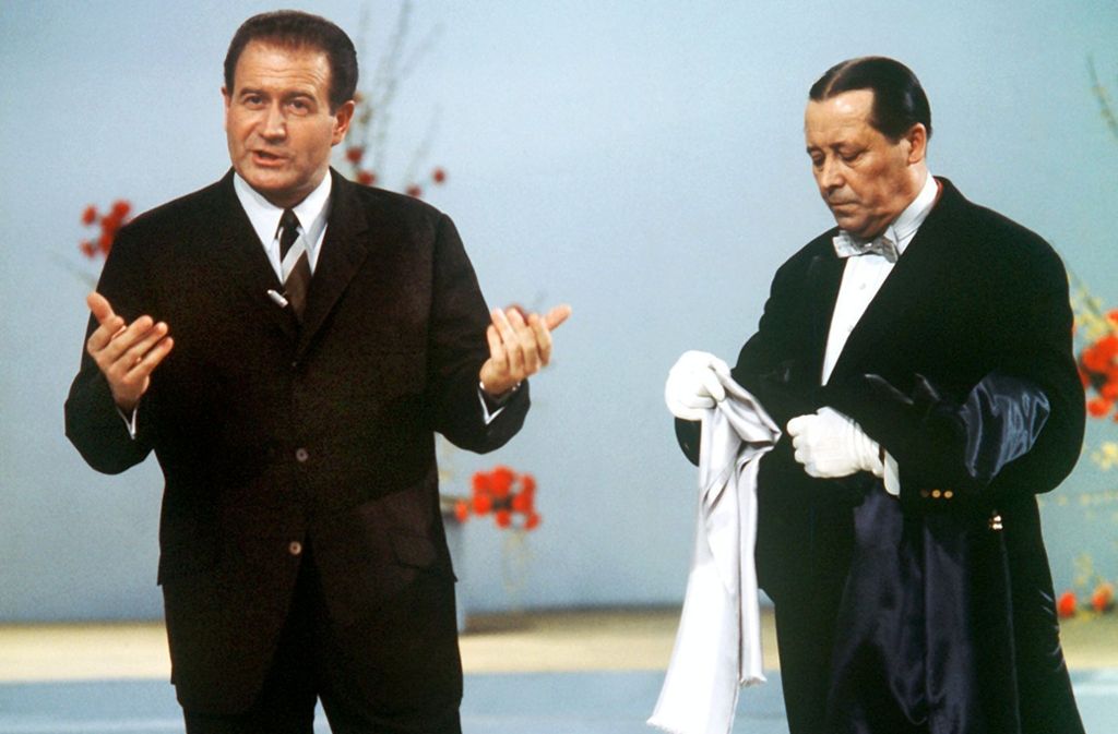 Hans-Joachim Kulenkampff (li.) als Showmaster und Martin Jente als Butler waren in den Sechzigern Garanten für einen gelungenen gutbürgerlichen TV-Abend.