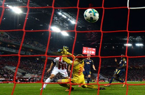 Beim 7. Bundesliga-Spieltag erzielte Kölns Yuya Osako das 1:2 gegen RB Leipzig. Foto: dpa