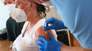 Impfen auf einer Alm in Bayern: Bald sollen  die Booster-Impfungen starten. Foto: dpa/Karl-Josef Hildenbrand
