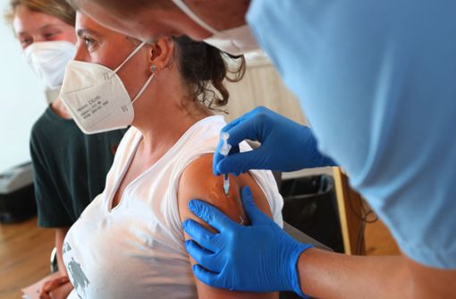 Impfen auf einer Alm in Bayern: Bald sollen  die Booster-Impfungen starten. Foto: dpa/Karl-Josef Hildenbrand