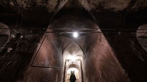 Aus den Tiefen des Fasskeller des Residenzschlosses geht es  ins Licht. Foto: dpa/Marijan Murat