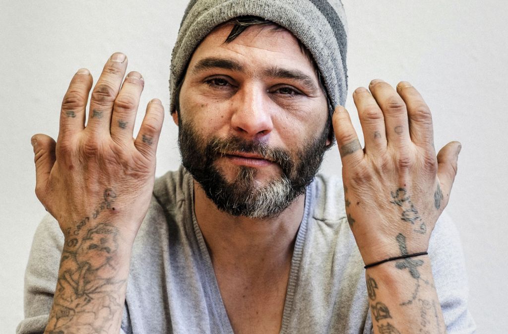Mehrere Gefängnisaufenthalte haben über die Jahre  Luigis Haut mit Tattoos gefüllt. Jedes davon erzählt eine Geschichte.