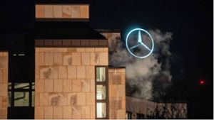 Feuer in Stuttgart-Möhringen: Brand in ehemaligen Mercedes-Verwaltungsgebäude