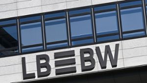 LBBW-Logo am Hauptsitz in Stuttgart Foto: dpa/Bernd Weißbrod