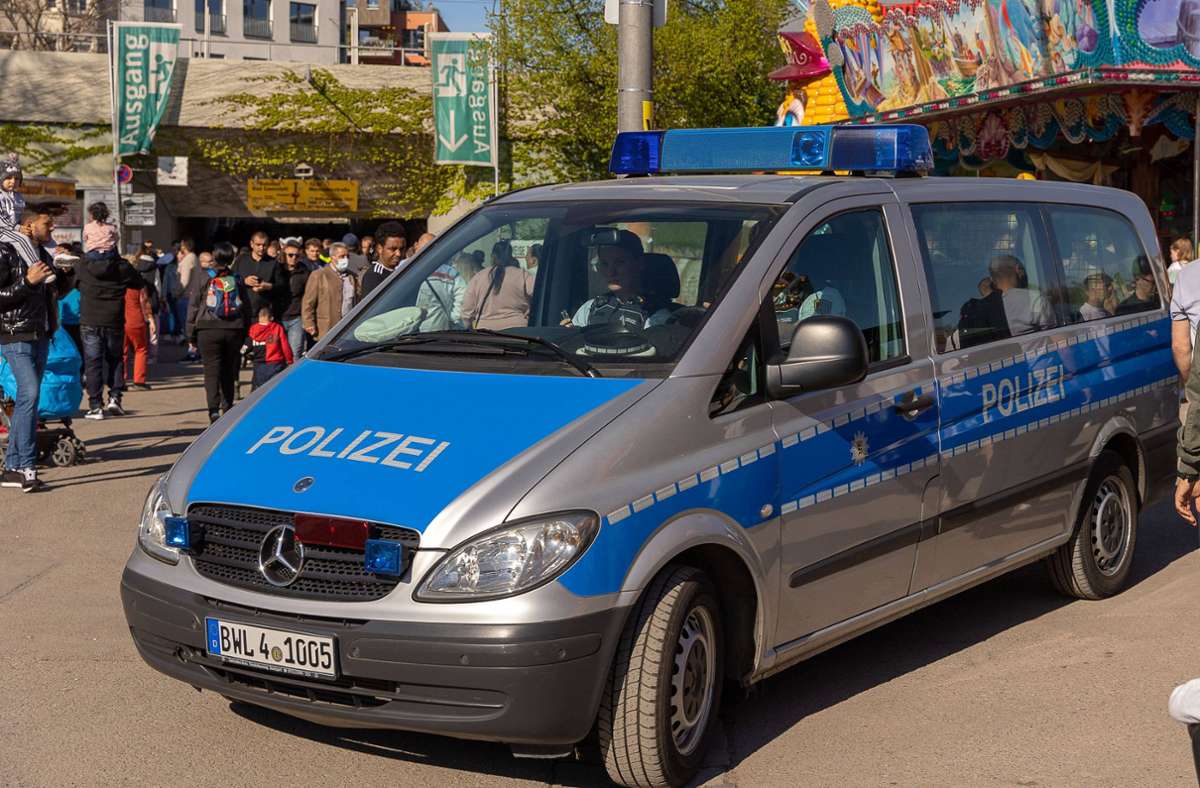 Nach dem Angriff sucht die Polizei Zeugen. (Symbolfoto) Foto: IMAGO/Eibner/IMAGO/DROFITSCH/EIBNER