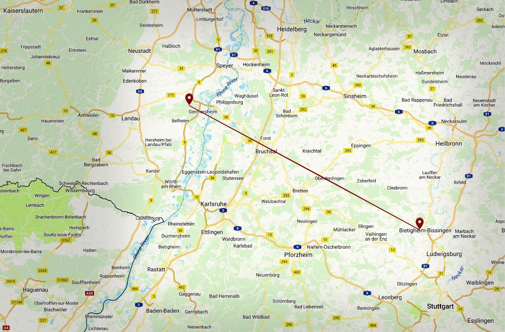 Die Biomüllvergärungsanlage im Kreis Germersheim liegt etwa 65 Kilometer Luftlinie von Bietigheim-Bissingen entfernt, wo zunächst ein  Standort geplant war – und abgelehnt wurde. Foto: Google Earth, Bearbeitung: StZ