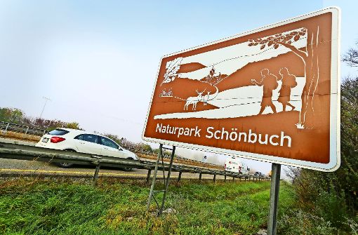 Nicht nur die braunen Hinweisschilder sollen auf den Naturpark Schönbuch aufmerksam machen, auch ein Regionalmarkt soll Autofahrer zur Rast animieren. Foto: factum/Granville