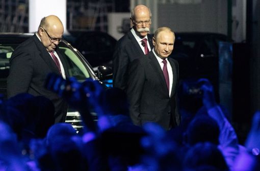 Bundeswirtschaftsminister Altmaier, Daimler-Chef Zetsche, Russlands Präsident Putin: Investition in politisch schwieriger Zeit. Foto: AP POOL