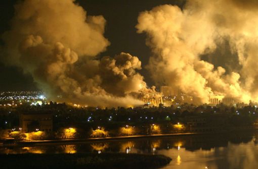 Raketeneinschläge in  Bagdad – damit begann vor 20 Jahren der Irakkrieg. Foto: dpa/Ramzi Haidar