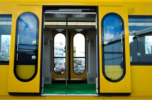 Die Stuttgarter Stadtbahn empfängt die Fahrgäste mit höheren  Fahrscheinpreisen Foto: Michele Danze