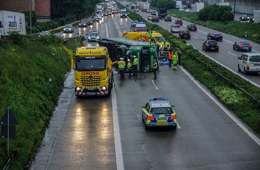 Der Verkehr staute sich am Mittwoch bis nach Esslingen. Foto: SDMG