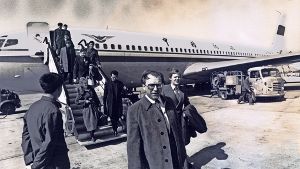 Lothar Späth und Hans Jochen Henke auf dem Weg nach China. Dort versuchte Späth früh, neue Märkte für die Wirtschaft zu erschließen. Foto: Archiv