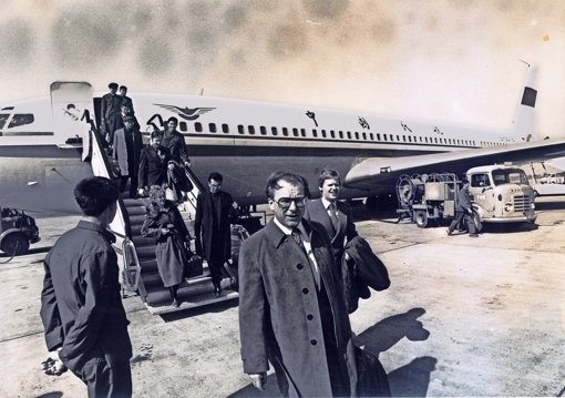 Lothar Späth und Hans Jochen Henke auf dem Weg nach China. Dort versuchte Späth früh, neue Märkte für die Wirtschaft zu erschließen. Foto: Archiv