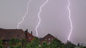 Spätestens am Sonntag drohen in Deutschland neue Unwetter.  Foto: dpa