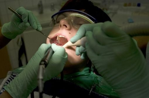 Neue Zähne, gerne aus Osteuropa Foto: dpa-Zentralbild