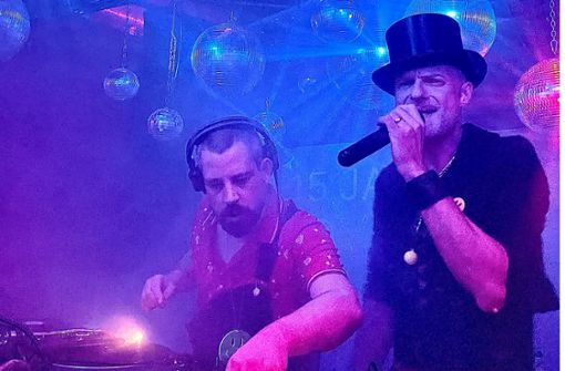 Jens Hampp (links) und Ben Hille alias Bang &  Cherry  sind die Macher und Resident-DJs der neuen  Gay-Partyreihe Pump  im Climax  Institutes. Foto: /: Claudius Desanti Menéndez