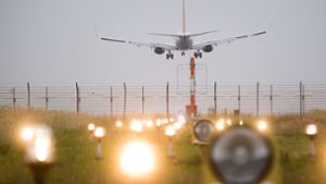 Der Flughafen Hannover bleibt mindestens bis Mittwoch gesperrt. Foto: dpa
