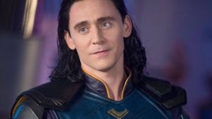 Tom Hiddleston als Loki in Thor: Tag der Entscheidung. Foto: imago images/Everett Collection/Jasin Boland/Marvel/Walt Disney Studios Motion Pictures