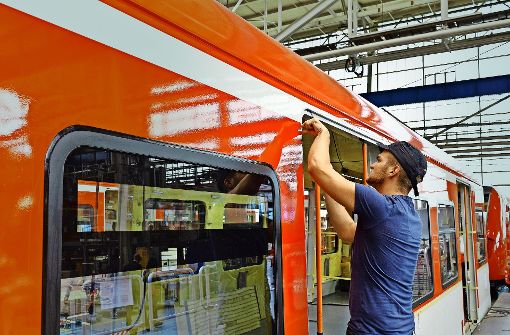 Im Bombardier-Stammwerk Henningsdorf soll die Großfertigung von Zügen auslaufen. Foto: dpa